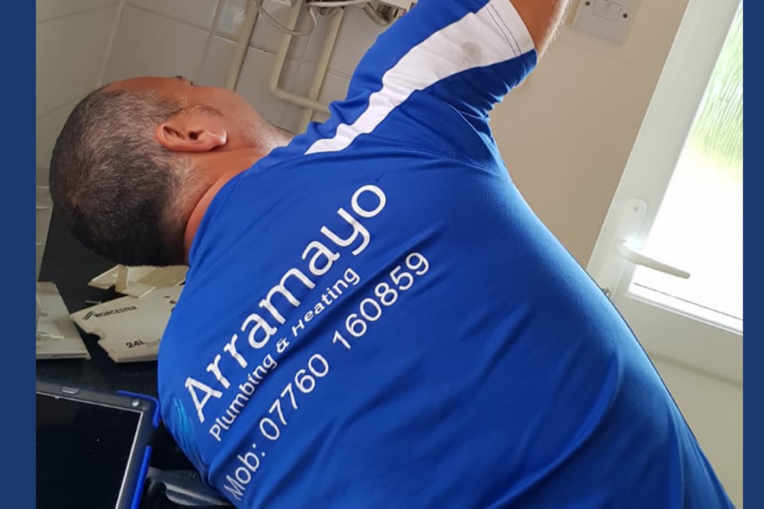 Main header - "Arramayo Gas & Plumbing Services"