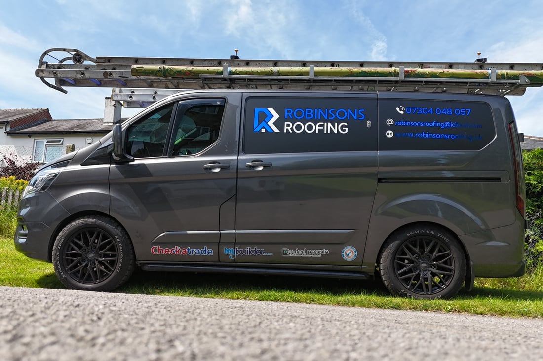 Main header - "Robinsons Roofing"