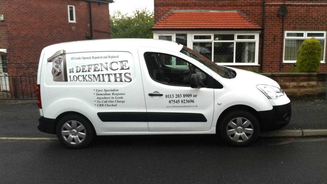 Main header - "1st Defence Locksmiths"