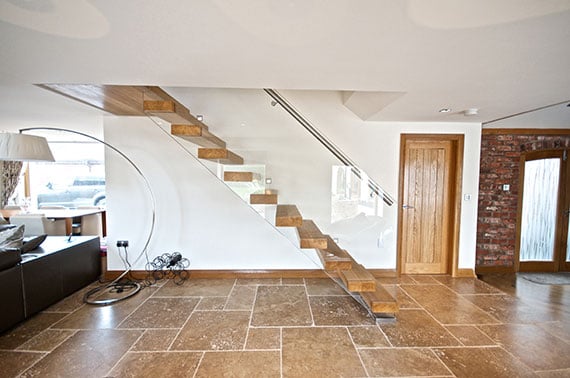 glass-sided-staircase