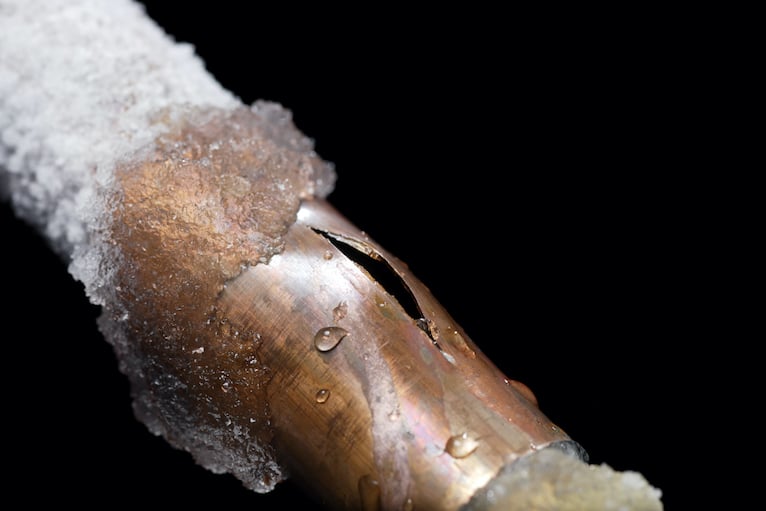 Plumbing problems: Frozen and burst copper pipe