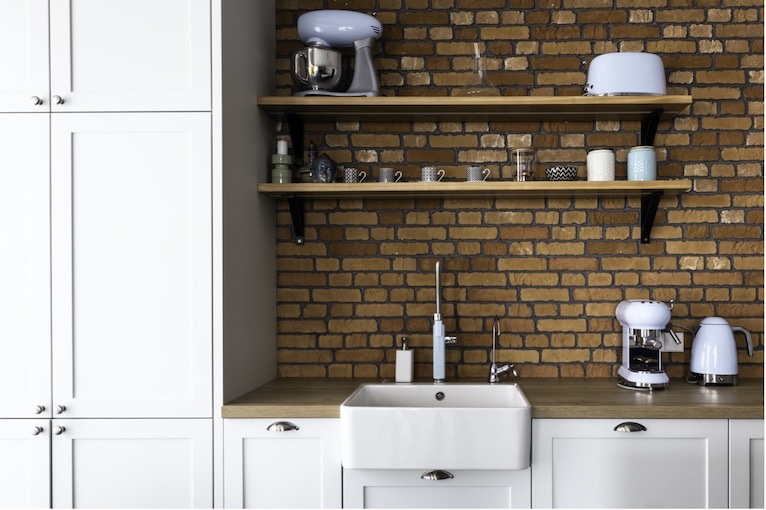 Kitchen splashback ideas: exposed brick wall