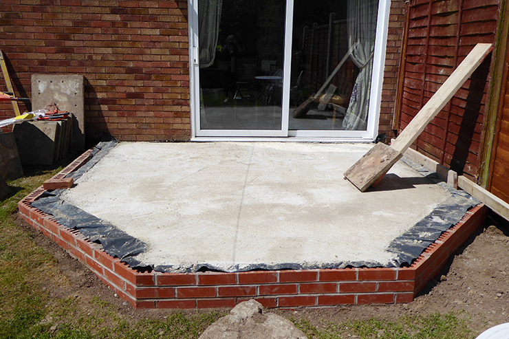 Picture showing the foundations for a conservatory, made of brick