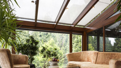 Picture of a conservatory with beige furniture