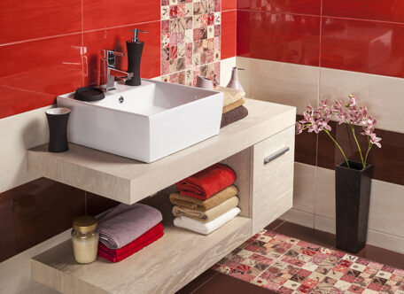 Picture of red patchwork tiles in a bathroom
