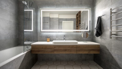 Picture of a modern bathroom with grey and white tiles